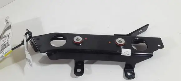 Chevrolet Camaro Radiator mount bracket 84399882