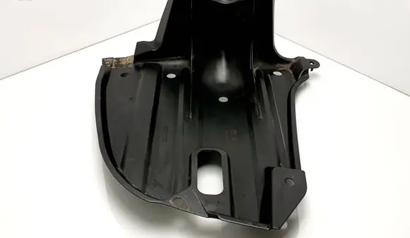 Toyota Avensis T270 Rear bumper underbody cover/under tray 5839805030