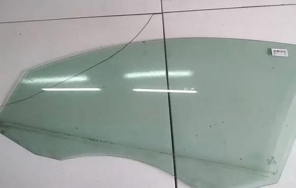 Volkswagen PASSAT B6 Front door window glass four-door AS2