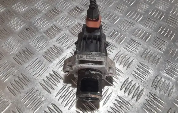 Opel Insignia A EGR valve 55566052