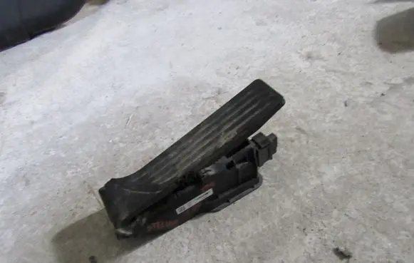 Alfa Romeo Stelvio Accelerator throttle pedal 00505513360 20330478 0B720