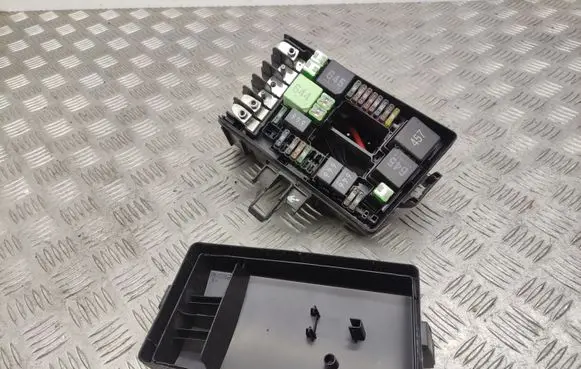 Volkswagen PASSAT B8 Fuse module 5Q0907361B