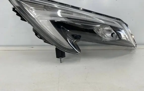Nissan Juke I F15 Headlight/headlamp 90049101