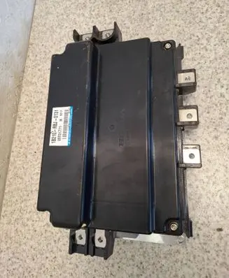 Honda Insight Voltage converter inverter 1B210RBJ0131 V0T01771 0102687170143