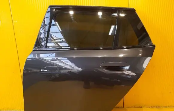 BMW 5 G60 Rear door