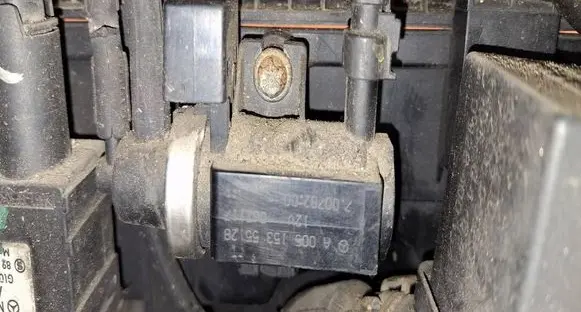 Mercedes-Benz B W245 Turbo solenoid valve A0051535528 70078200