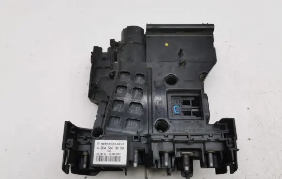 Mercedes-Benz C W204 Fuse module A2045403850
