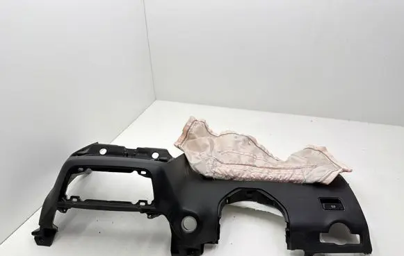 Mercedes-Benz GLE (W166 - C292) Dashboard lower bottom trim panel A1666801687 186161601445 14135809