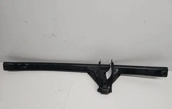 Volvo XC90 Engine mounting bracket 38W04