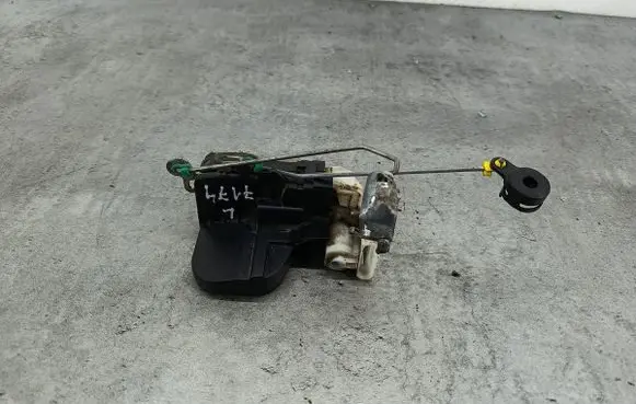 Alfa Romeo GT Front door lock