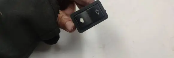 BMW 5 E39 Electric window control switch 8368974