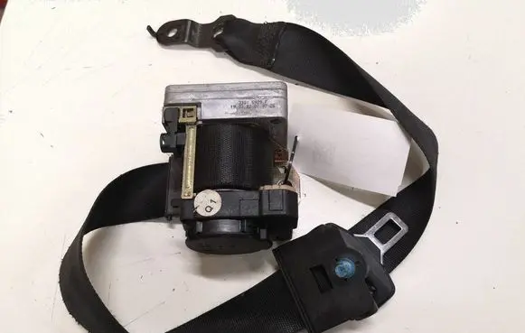 Mercedes-Benz C W203 Front seatbelt 33015929F 00064577