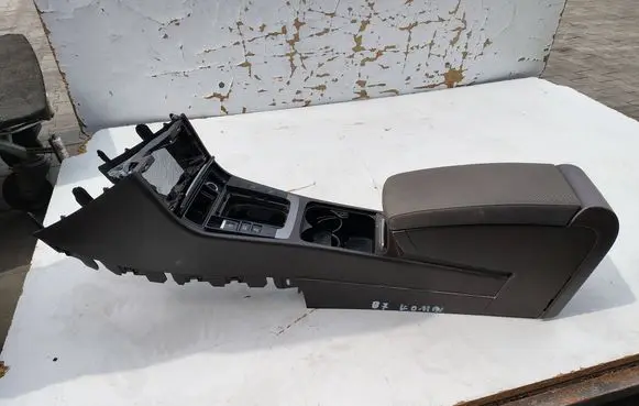 Volkswagen PASSAT B7 Armrest 3AB863241E