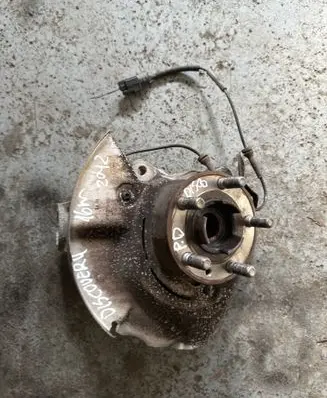 Front wheel hub