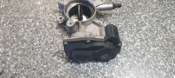 Opel Insignia A Throttle valve 50569200