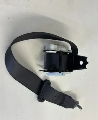 Subaru Impreza III Rear seatbelt 0437100 c70585