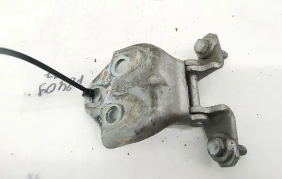 Mitsubishi Carisma Rear door lower hinge