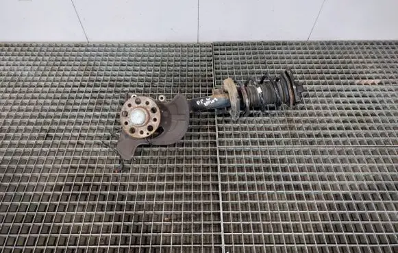 Mercedes-Benz E A207 Front wheel hub spindle knuckle A204500020
