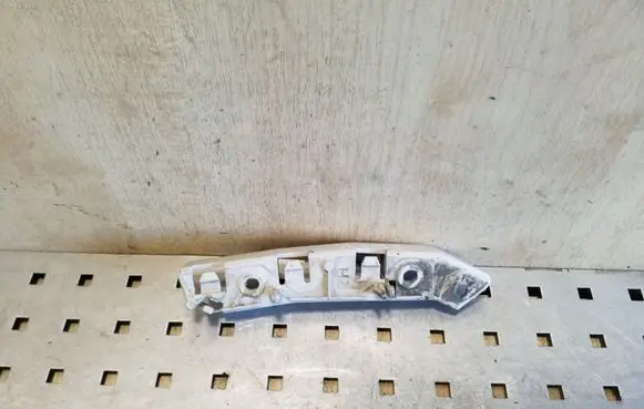 Ford Focus Front bumper mounting bracket BM5117D958A
