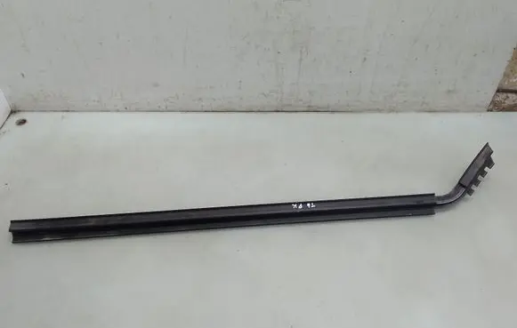Volkswagen Transporter - Caravelle T6 Rubber seal front coupe door window 7H0837471B