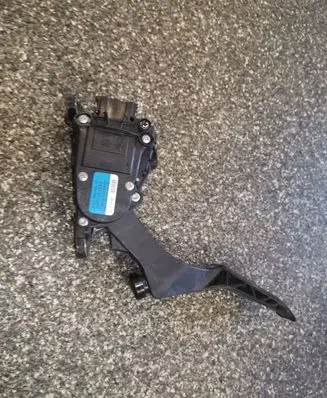 Volkswagen Transporter - Caravelle T5 Accelerator throttle pedal 7H1723503F