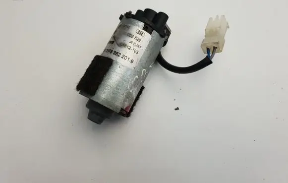 BMW 7 E38 Seat adjustment motor 8352201 67318352201 83522019