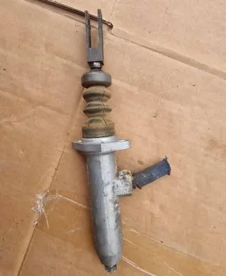 Audi A6 S6 C4 4A Clutch master cylinder 443721401A