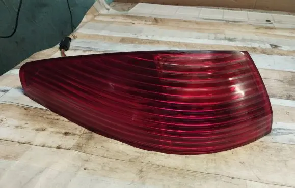 Peugeot 607 Rear/tail lights