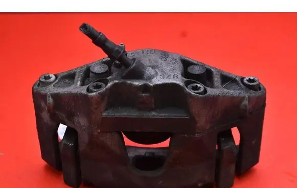 Volvo V40 Front brake caliper