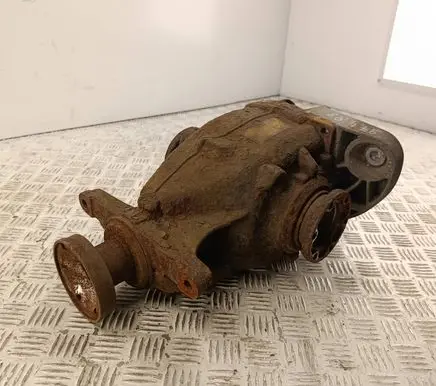 BMW 5 E60 E61 Rear differential 7560587