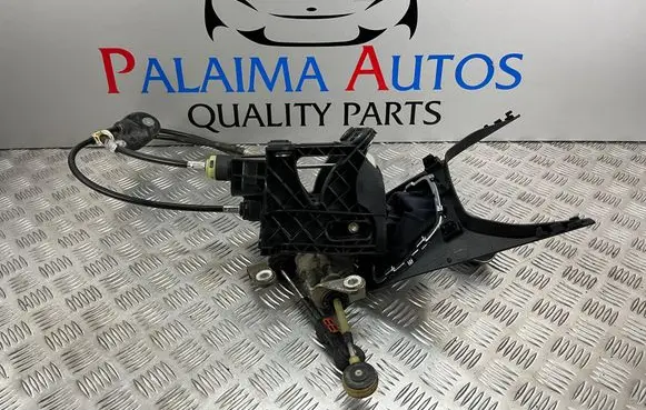 Ford C-MAX II Gear shifter/selector 4725041101C344