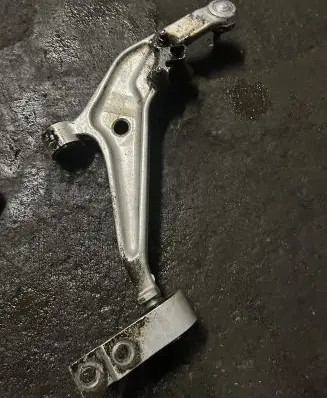 Nissan X-Trail T30 Front lower control arm/wishbone
