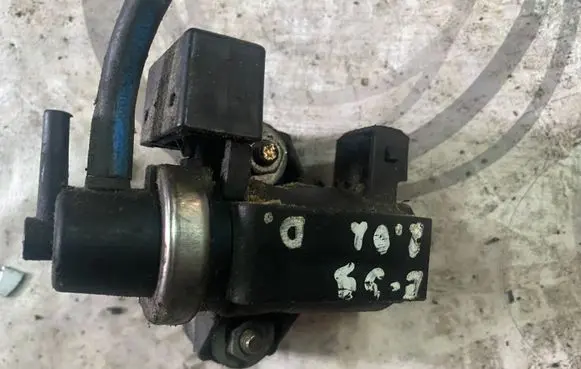 BMW 5 E39 Turbo solenoid valve