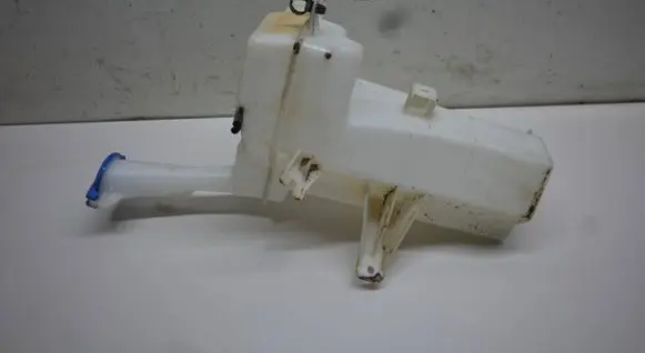 Windshield washer fluid reservoir/tank