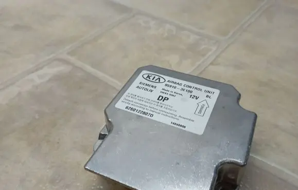 KIA Sorento Airbag control unit/module 959103E100