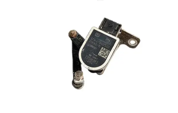 Headlight/headlamp level sensor