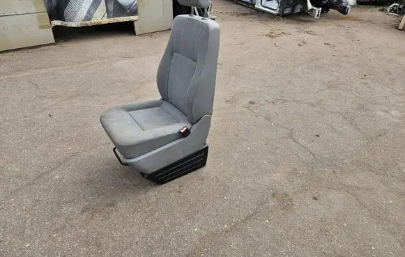 Volkswagen Transporter - Caravelle T5 Front passenger seat 7H7881201C
