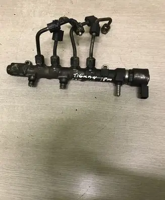 Volkswagen Tiguan Fuel main line pipe