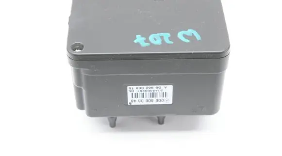 Mercedes-Benz E C207 W207 Central locking vacuum pump 0008003348 3143300291 A5998200010