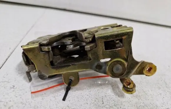 Ford Explorer Front door lock 