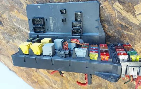 Mercedes-Benz Sprinter W906 SAM control unit A9069003602 A9065454701