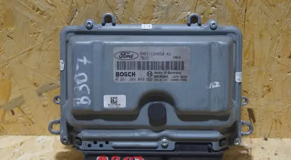 Ford Focus Engine control unit/module ECU 6M5Y12A650AG