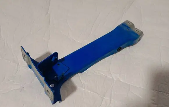 Audi A3 8Y Fender mounting bracket 8Y0821137