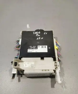 Toyota Yaris Comfort/convenience module 892210D120