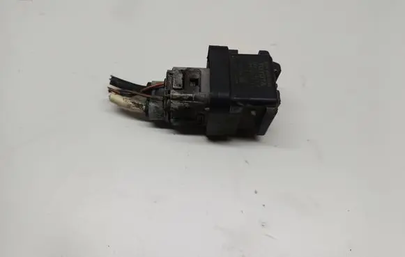 Toyota Avensis T250 Glow plug pre-heat relay 2861067010 1567008671