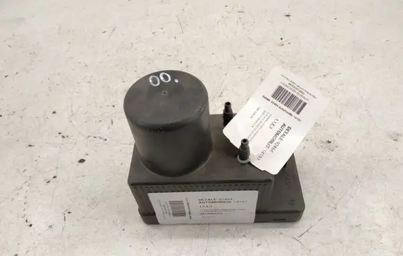Mercedes-Benz C W203 Central locking vacuum pump 2038000048 0008002548