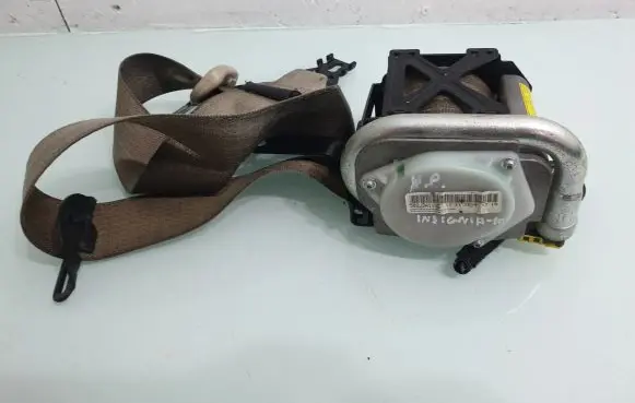 Opel Insignia A Front seatbelt 3063932AA