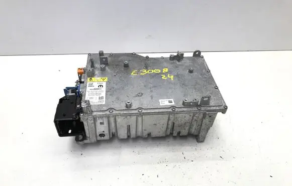 Voltage converter inverter