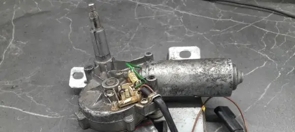 Ford Fiesta Wiper motor