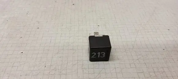 Audi A4 S4 B5 8D Other relay 899511000 443951253J 213